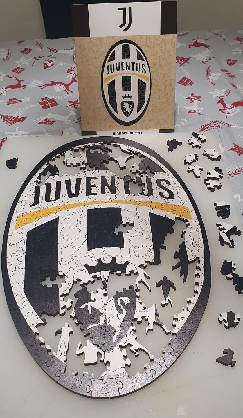 Customer photo review of Retro Logo Juventus® - Puzzle di Legno