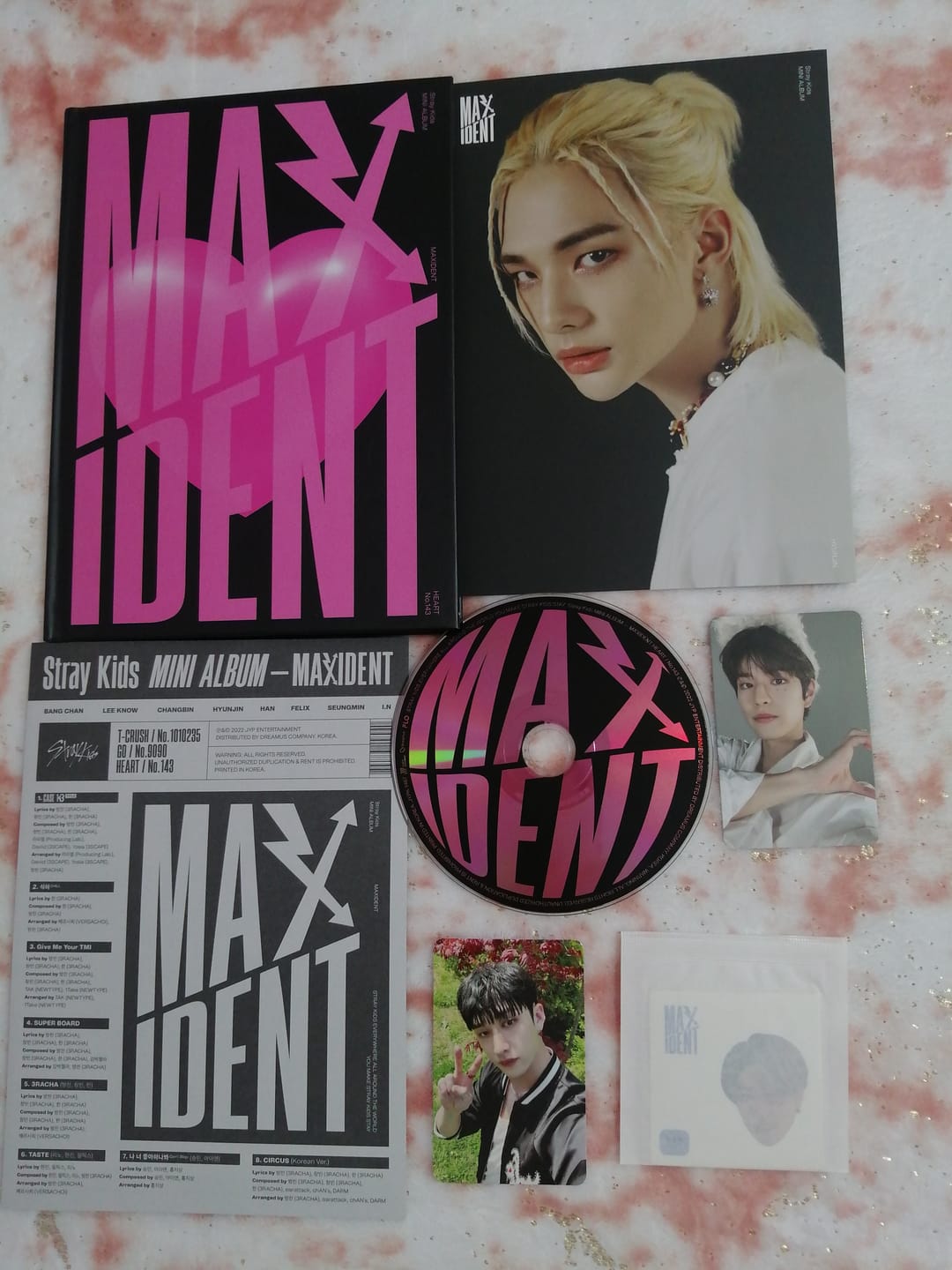 Customer photo review of STRAY KIDS - 7TH MINI ALBUM MAXIDENT STANDARD EDITION