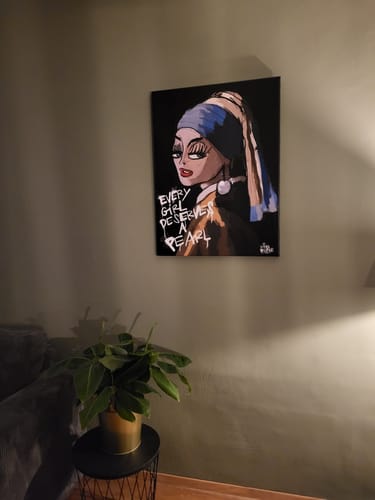 Customer photo review of Every girl deserves a pearl (lady with the pearl)