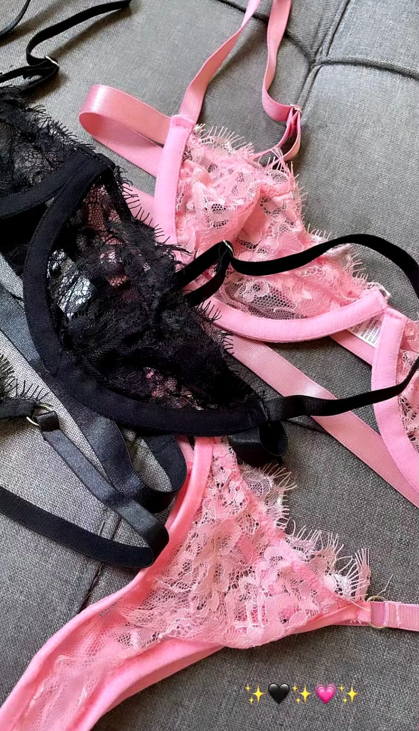 Customer photo review of Lexi Negro Conjunto de lencería