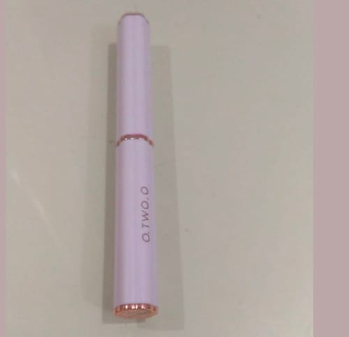 Customer photo review of O.TWO.O MOIST COLOR CHANGING LIP BALM