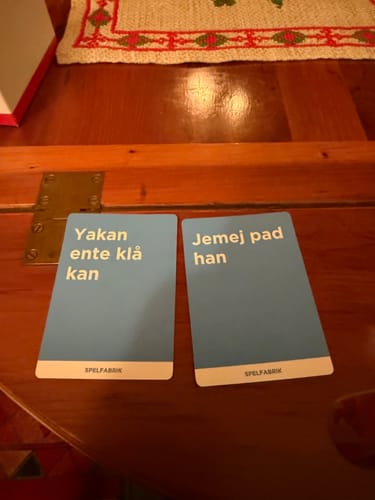 Kenth B. review of Krypterat Familjeversion | Svensk Utgåva | 400 Kort | Nästan Slutsåld! image 1 out of 2