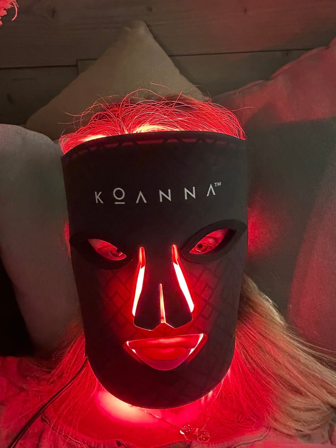 Customer photo review of Koanna® MultiGlo™ LED Lichttherapie-Maske