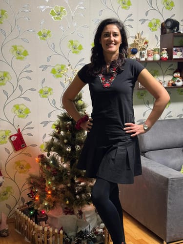 Customer photo review of Тениска с V деколте - "Самоковска"