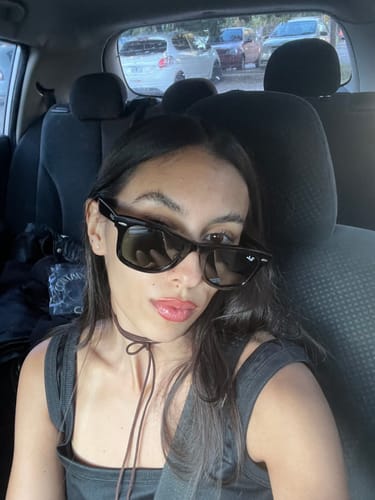 Customer photo review of RAY-BAN WAYFARER 2140 901