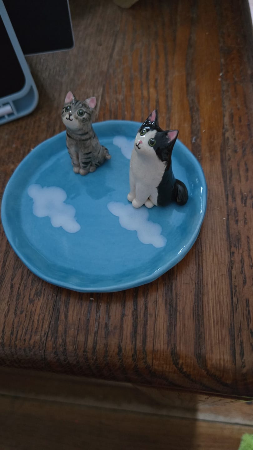 Customer photo review of Ceramic Handmade Pet Figurine Jewel Holder Tray