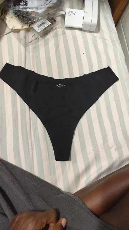 Customer photo review of NUBELLE - Nahtloser Basic Tanga 3er Set