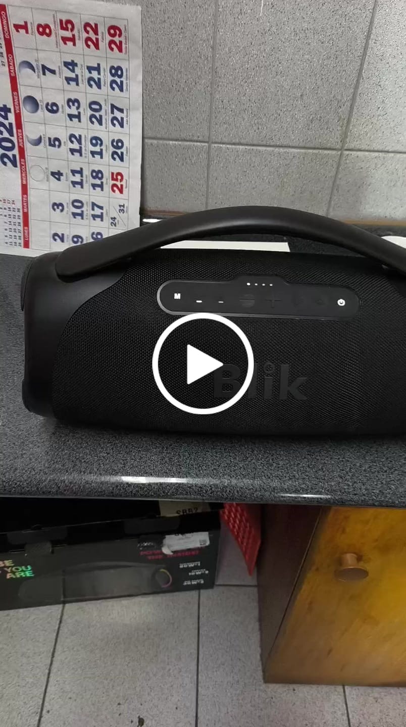 Customer video review of Parlante Portátil Blik Bass400