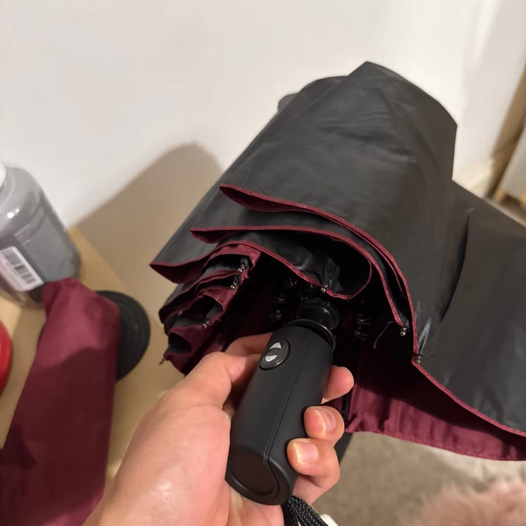 Customer photo review of Winddichter Sturmschirm | Der Regenschirm, der jedem Sturm standhält