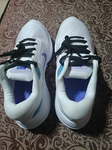 Customer photo review of Nike Women's  Air Zoom Structure 24 Women's Running Shoes