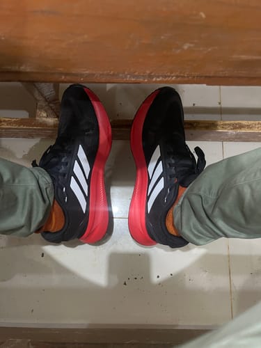 Customer photo review of adidas Men's Runfalcon 5 Running Shoes