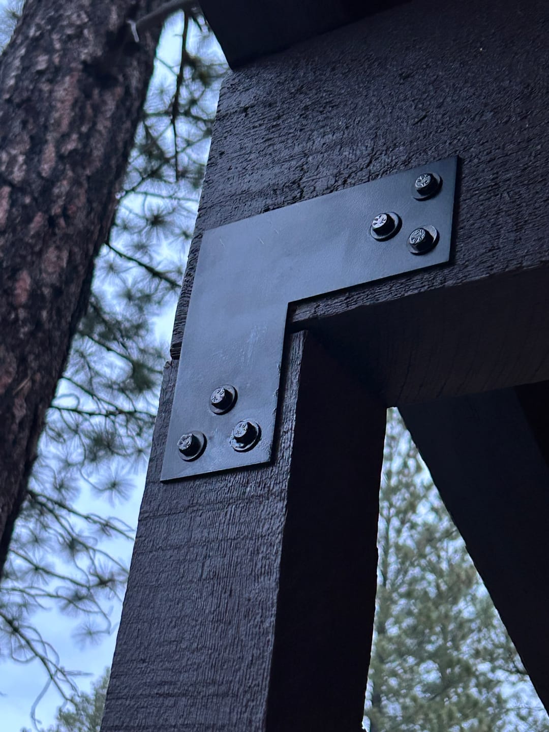 Customer photo review of L Bracket - Standard Style - For 4 Inch Lumber