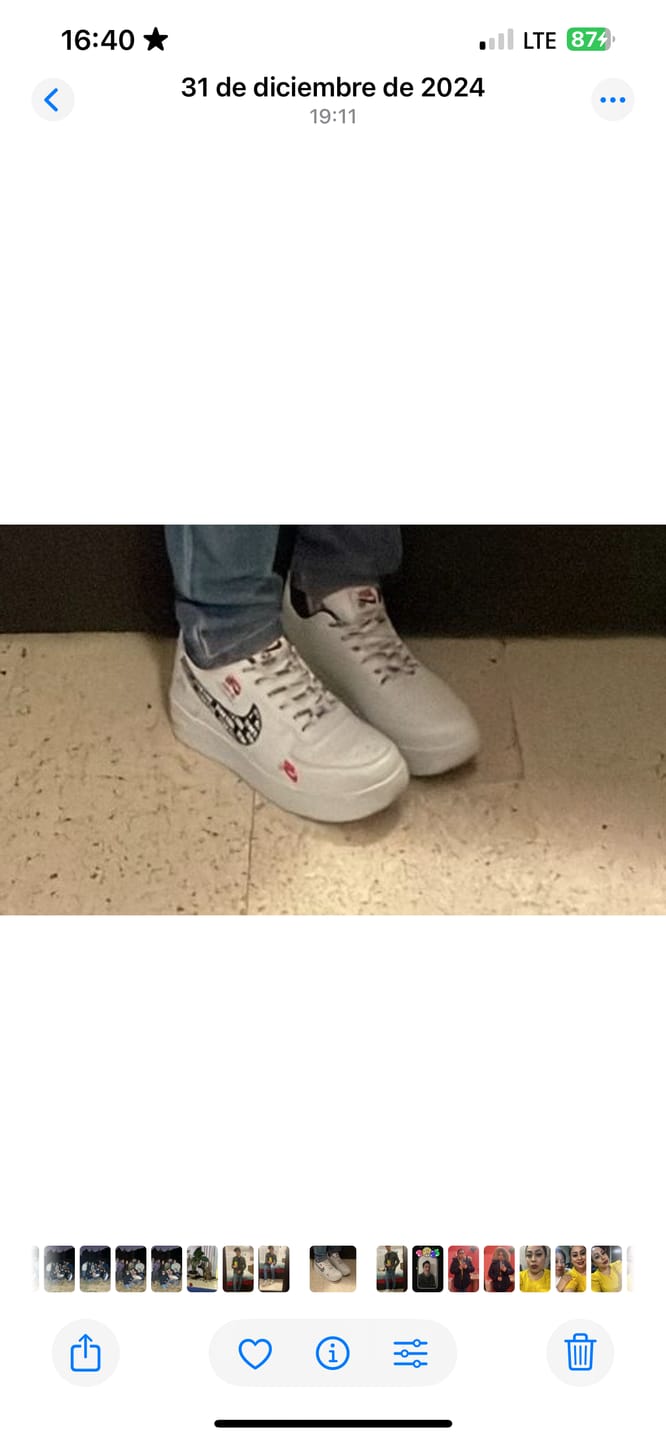 Customer photo review of Tenis 270 Blanco Negro Rojo