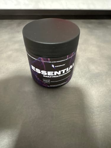 Zákaznická recenze s fotkou produktu Essentials Multivitamin