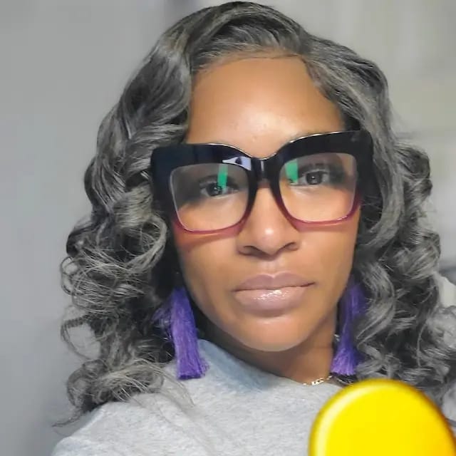 Customer photo review of Luvwin Salt And Pepper Loose Wavy Kinky Hair Gray Color 5x5 Closure Lace Wig