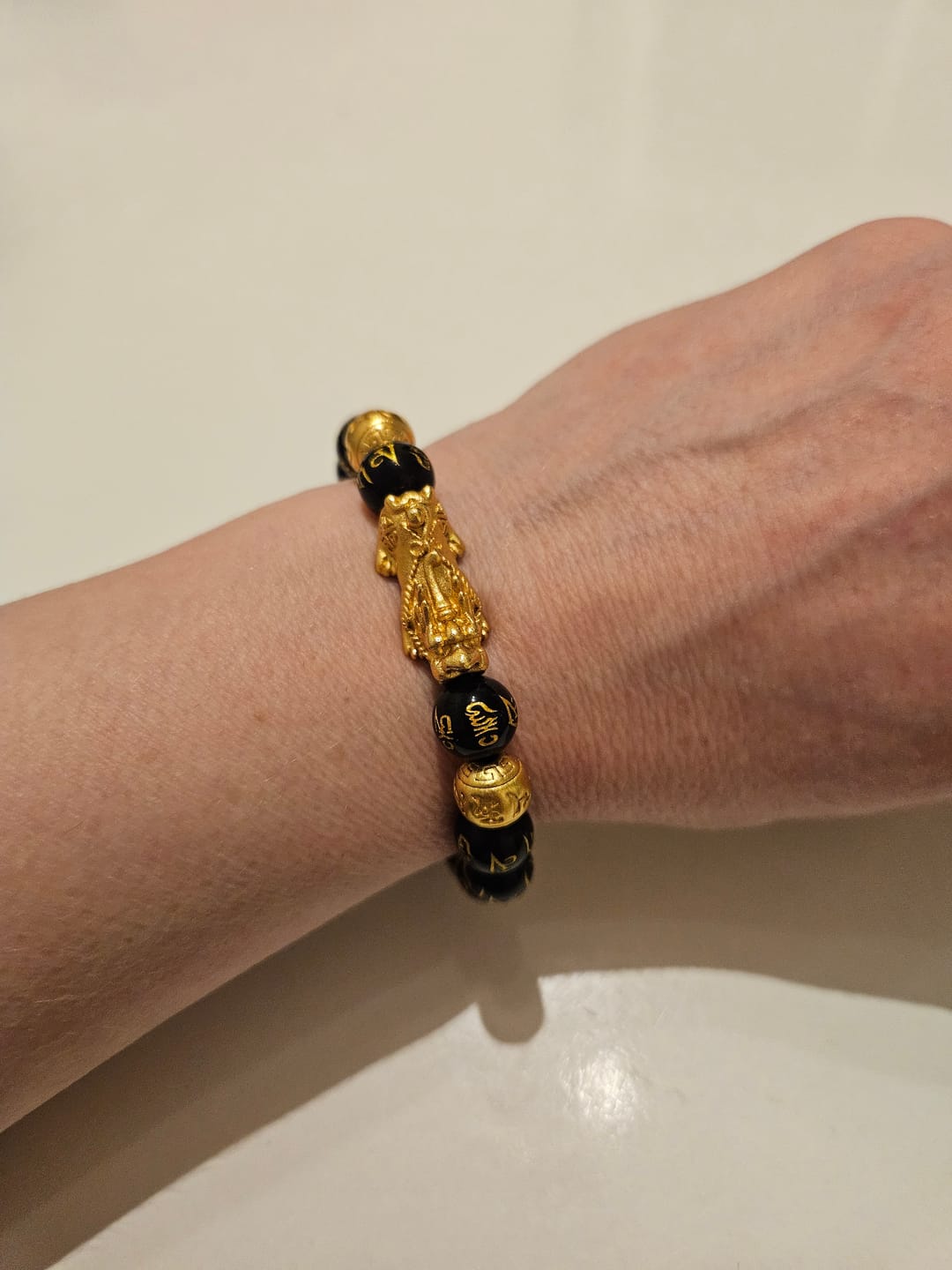 Customer photo review of Pi Xiu "Des Reichtums" Schwarzer Obsidian Armband | zieht Reichtum in dein Leben