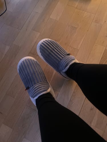 Customer photo review of HappyFlops Cozy