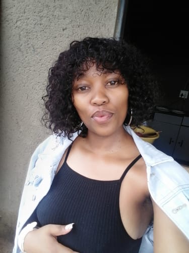 Customer photo review of Brazilian 4x4 Lace Wig Straight 8 Inch and Zoe Water Wave Fringe