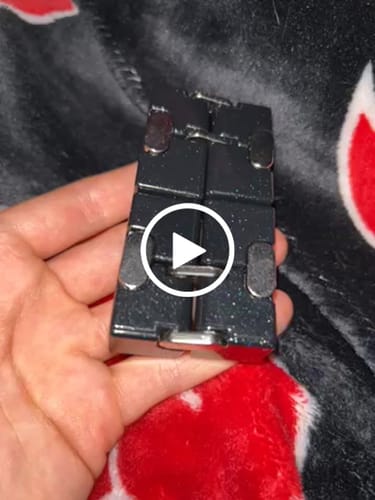 Customer video review of BLACK Metal Infinity Cube Fidget