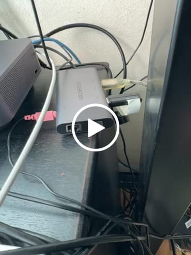 Customer video review of 10-in-1アルミニウム合金USBハブスプリッター