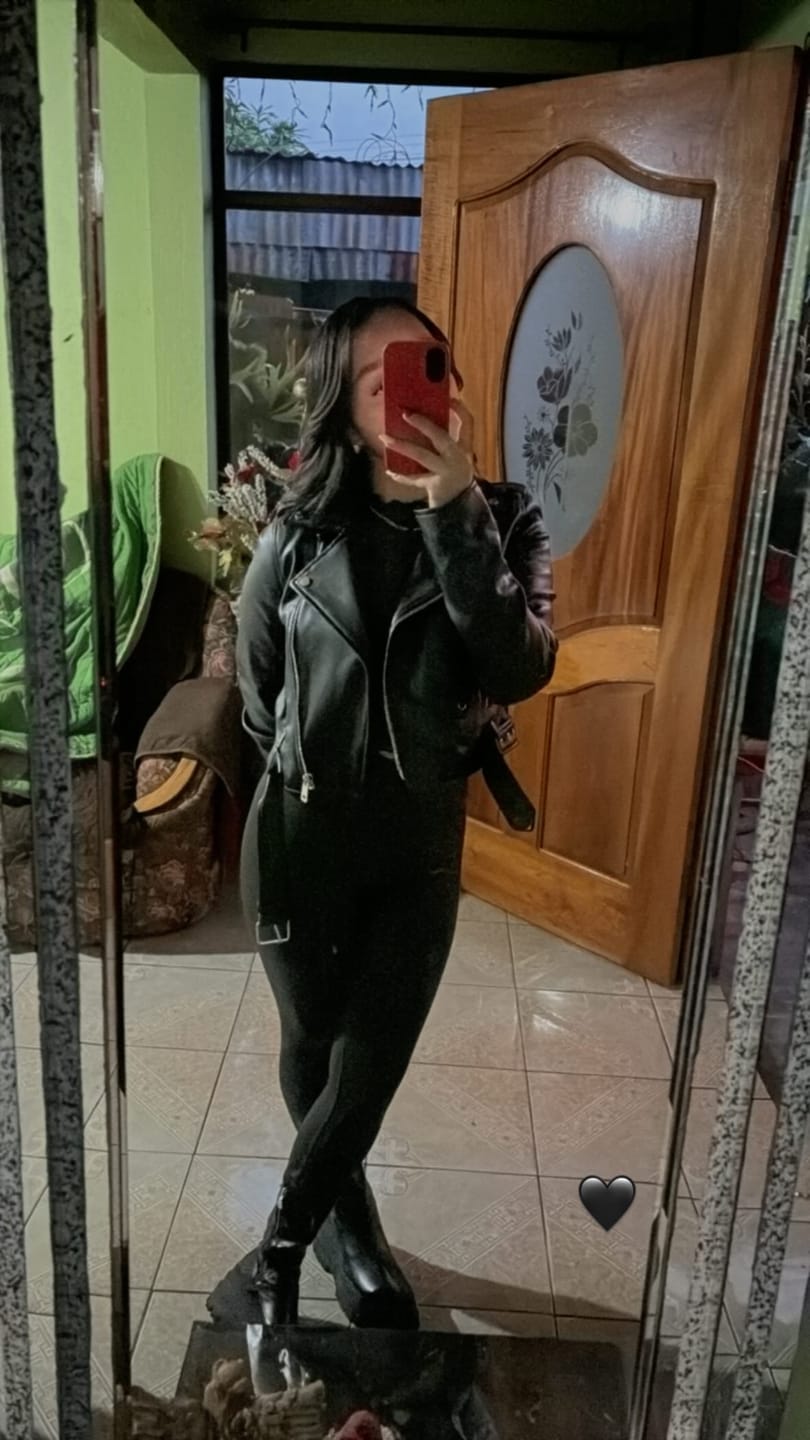 Customer photo review of Vela Boots