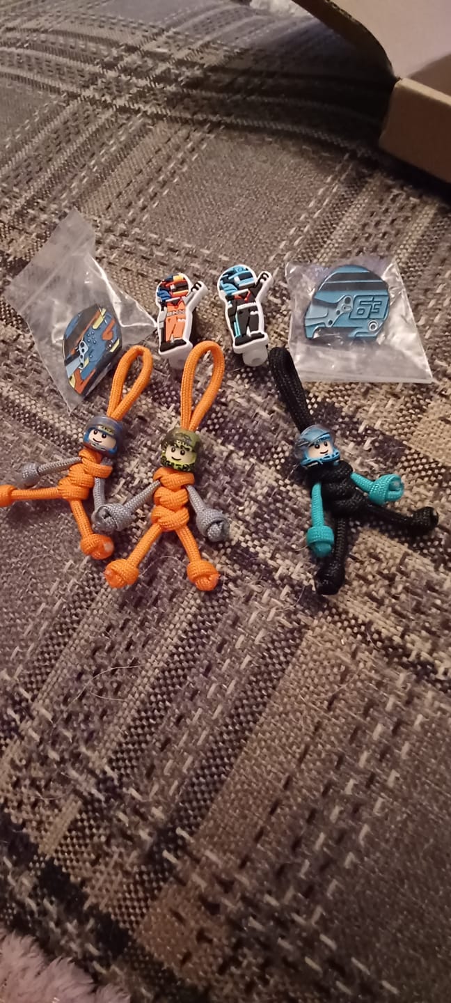 Customer photo review of Darth Vader Paracord Buddy Keychain