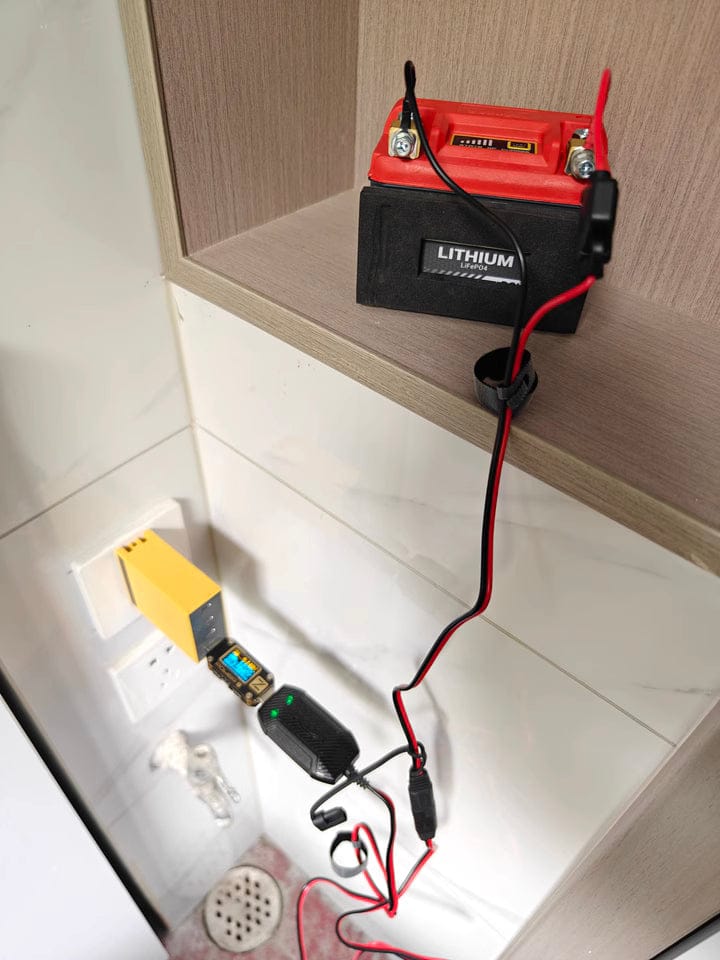 Customer photo review of LOBOO C20Pro Mini Intelligent Battery Charger - USB-Powered 6-Stage Charger for 12V Lead-Acid & LiFePO4 Batteries - Portable 18W Maintenance for ADV Motorcycles