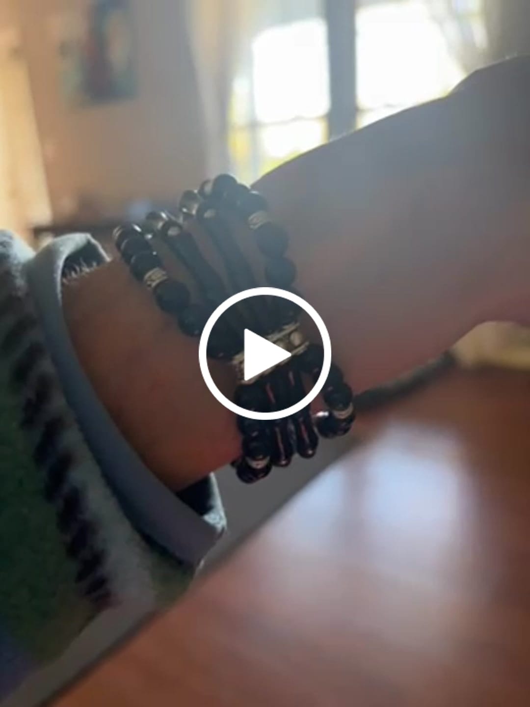 Customer video review of Moonlight Agate Stretch Apple Watch Strap