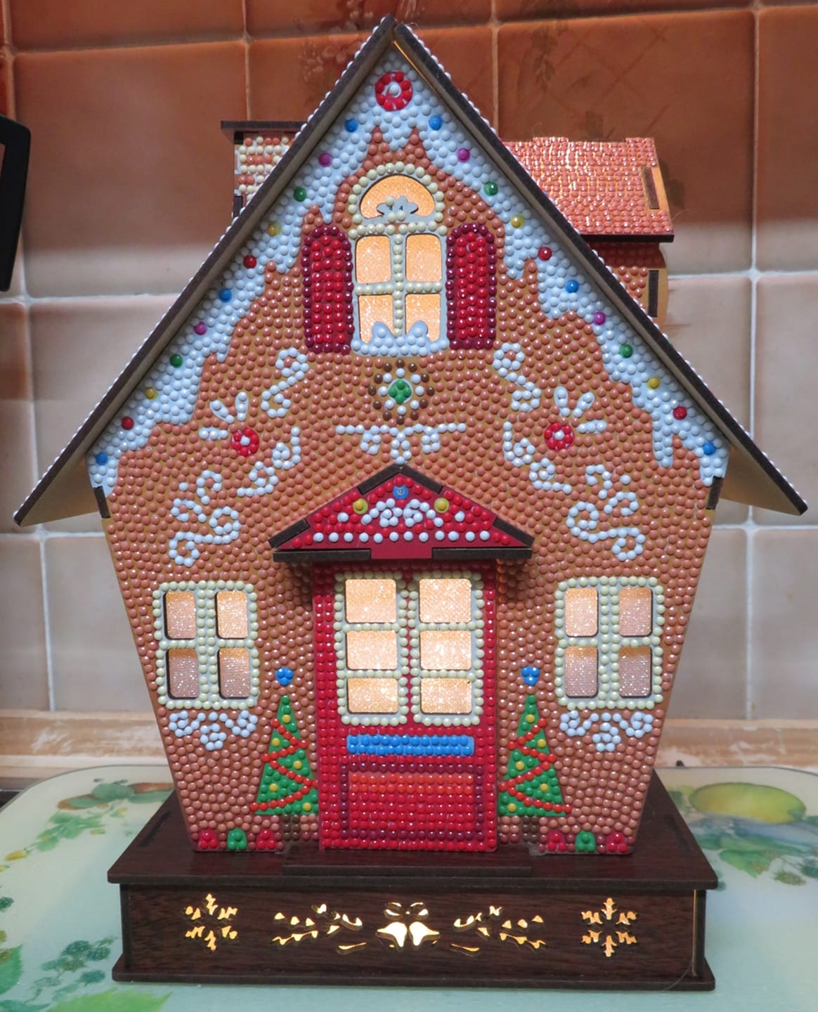 Customer photo review of "Gingerbread House" 3D Crystal Art LED Decoration