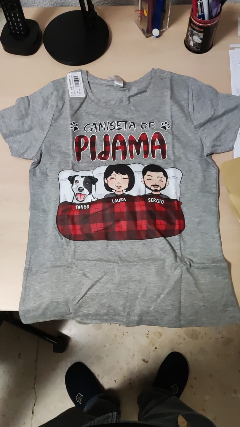 Customer photo review of Nuestra camiseta de pijama - Camiseta personalizada