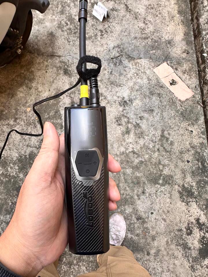 Customer photo review of LOBOO CP06 Portable Air Compressor | 12V DC Corded Tire Inflator with LED Light (150 PSI)