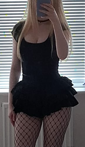 Customer photo review of Azalea Girly Basic Ruffled Mini Skirt