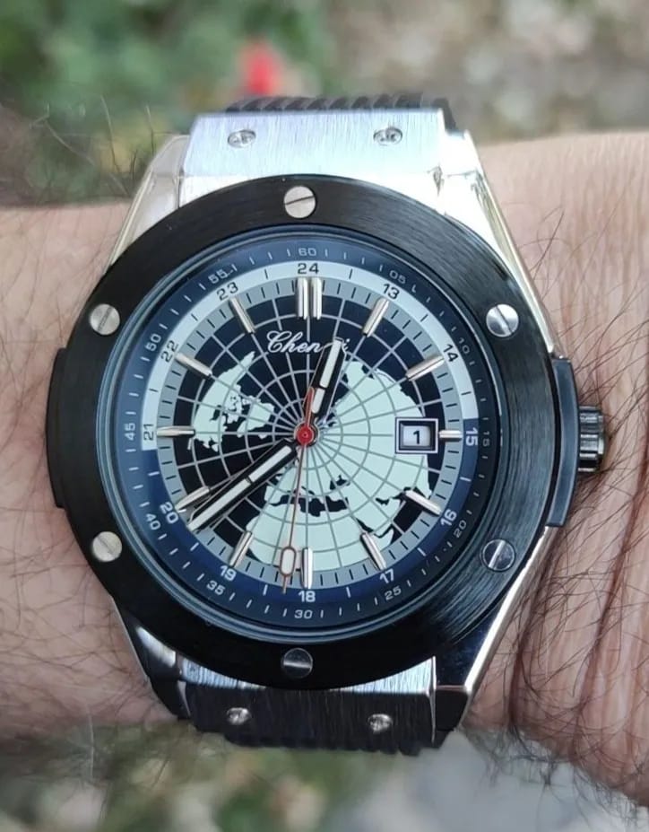 Customer photo review of Silicone World Map Military Quartz Watch World Map Dial — Navy Blue | KIMLUD