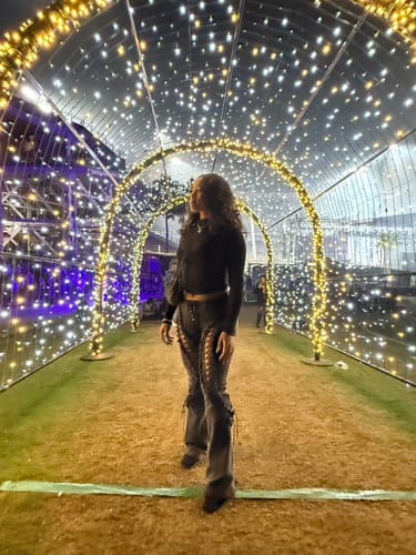 Customer photo review of LOW RISERS (BLACK DENIM)