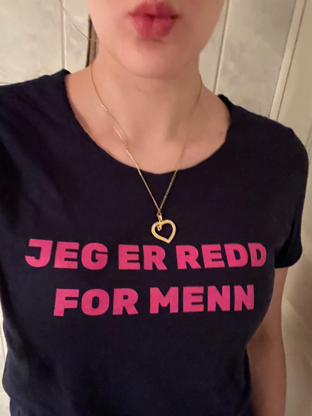 Customer photo review of JEG ER REDD FOR MENN - DAME T-SKJORTE