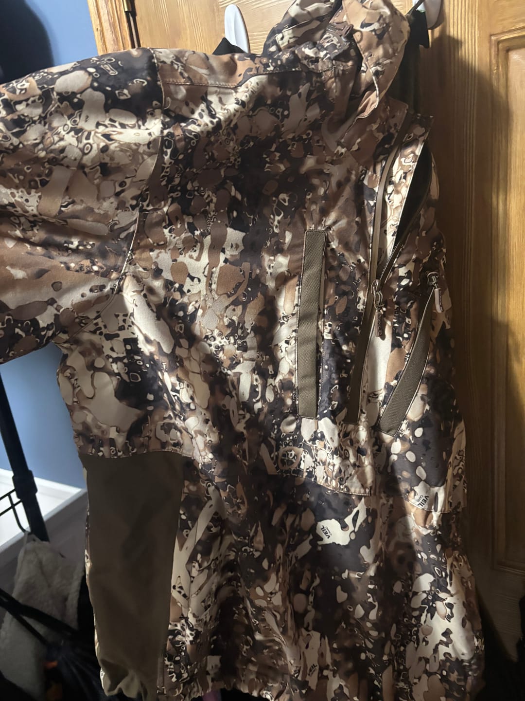 Customer photo review of TIDEWE Men’s Heated Duck Hunting Jacket with Fleece Lining, Waterproof 1/2 Zip Jacket for Hunting (Veil Avayde Camo, Size S-XXXL)