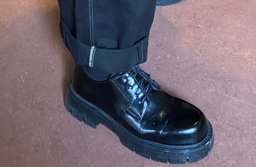 Customer photo review of Round Toe Low Heel Lace-up Casual Leather Shoes