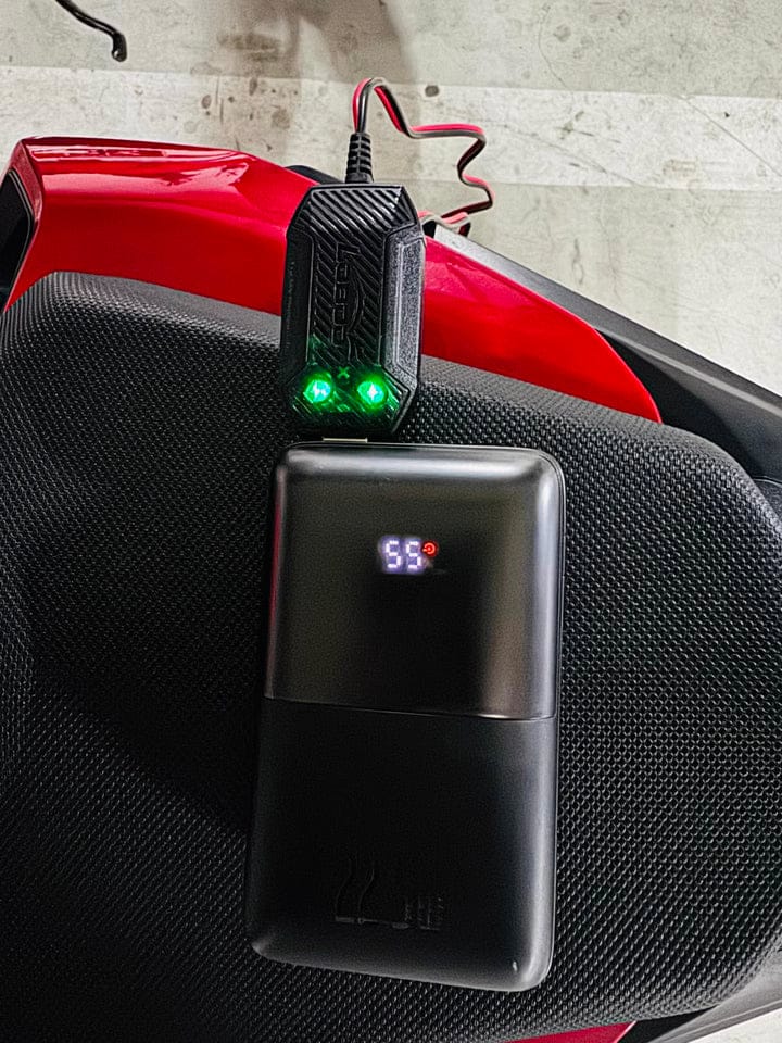 Customer photo review of LOBOO C20Pro Mini Intelligent Battery Charger - USB-Powered 6-Stage Charger for 12V Lead-Acid & LiFePO4 Batteries - Portable 18W Maintenance for ADV Motorcycles