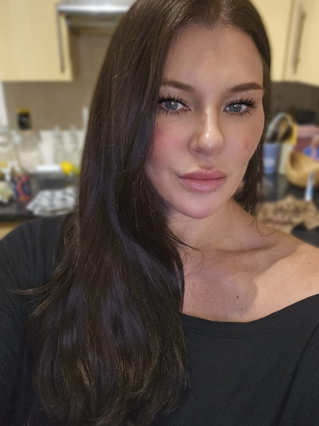 Customer photo review of Stranded 20" One Piece Flicky Clip-in Hair Extension #4 Chocolate Dahlia