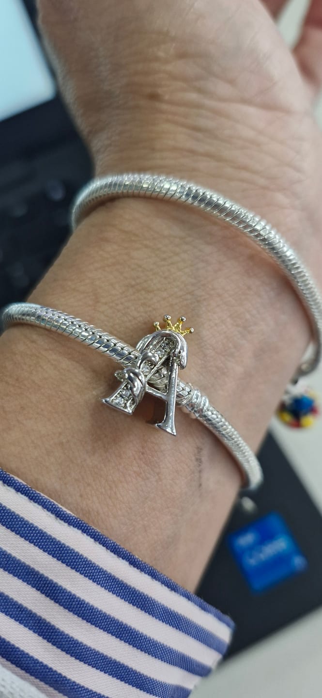 Customer photo review of Charm Letras del Alfabeto Elegantes