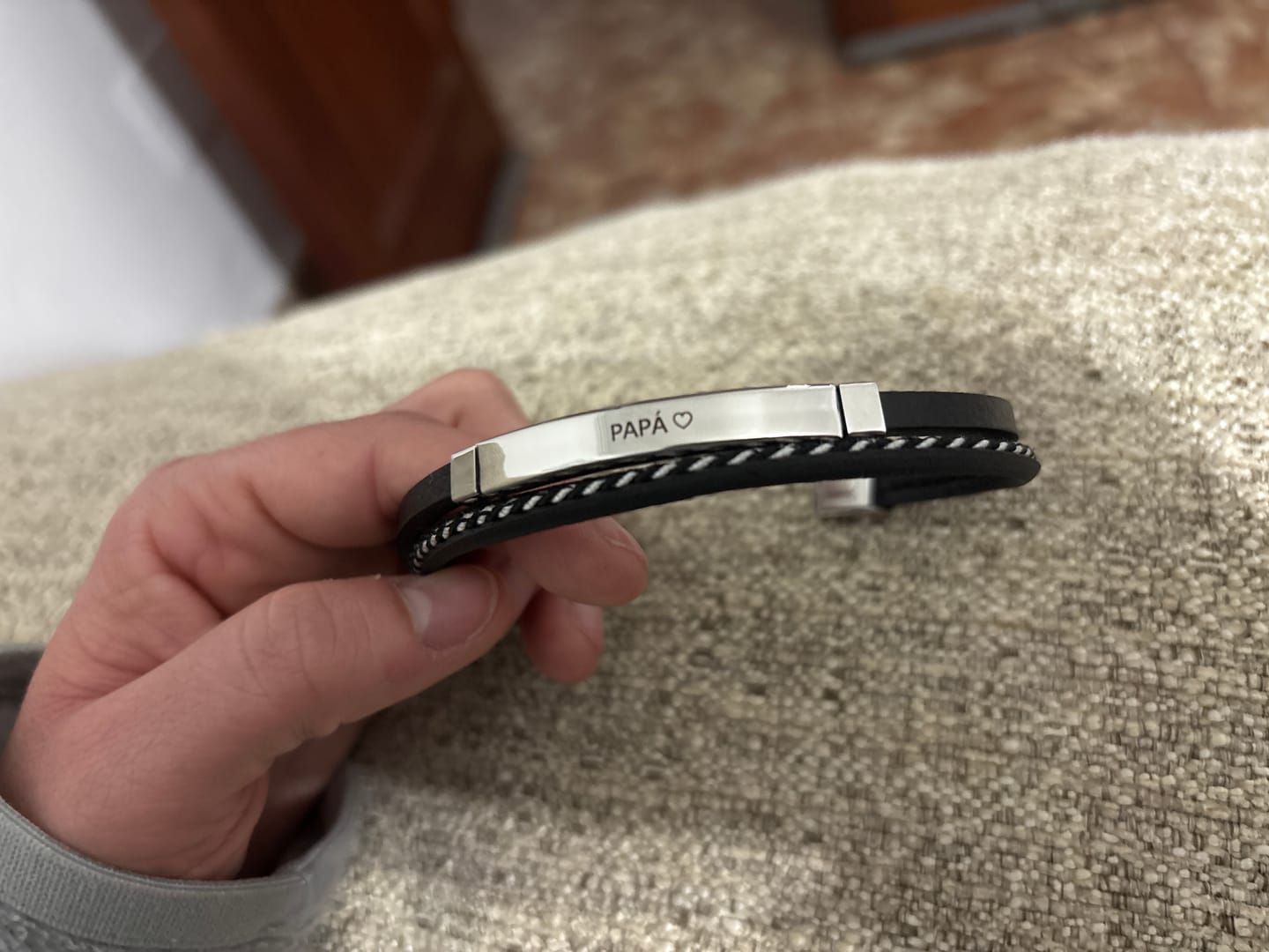 Customer photo review of Pulsera Hombre BRAVE Lord ~ Texto Personalizable