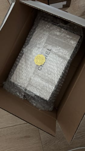 Customer photo review of CHANEL schwarzer Kosmetikständer / Halter / Make- Up Organizer / Kosmetikhalter
