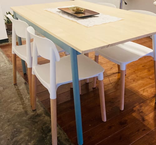 Customer photo review of SORO - Lot de 4 chaises scandinaves en bois et polypropylène blanc