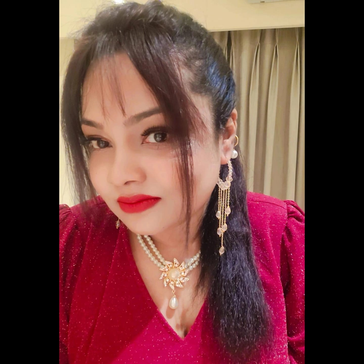 Customer photo review of Single Pearl Drop Earrings