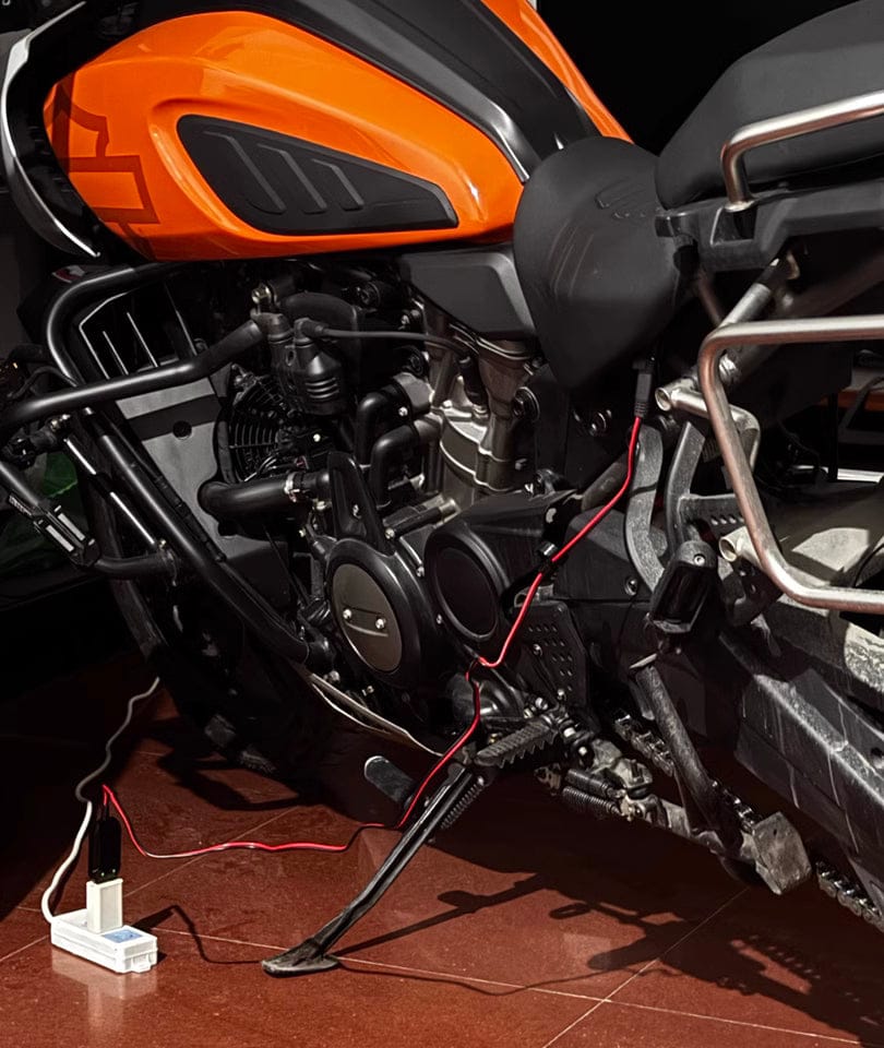 Customer photo review of LOBOO C20Pro Mini Intelligent Battery Charger - USB-Powered 6-Stage Charger for 12V Lead-Acid & LiFePO4 Batteries - Portable 18W Maintenance for ADV Motorcycles