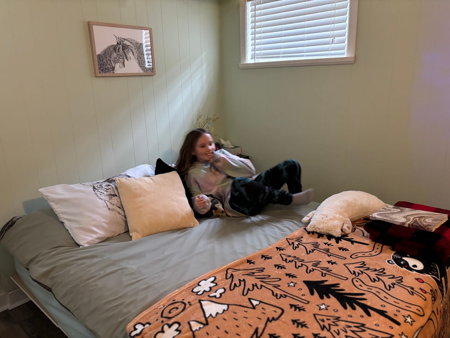 Customer photo review of Lynx in love illustration - "Social Animal" Collection