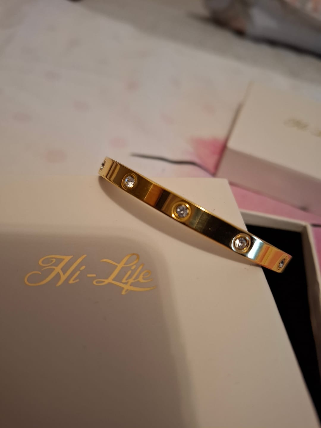 Customer photo review of Deluxe Timeless Stone Armreif 18K Vergoldet