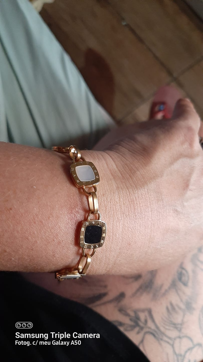 Customer photo review of Pulseira Mono Quadrada Banhado em Ouro 18k