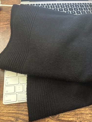 Customer photo review of Ribbed Shawl | Black