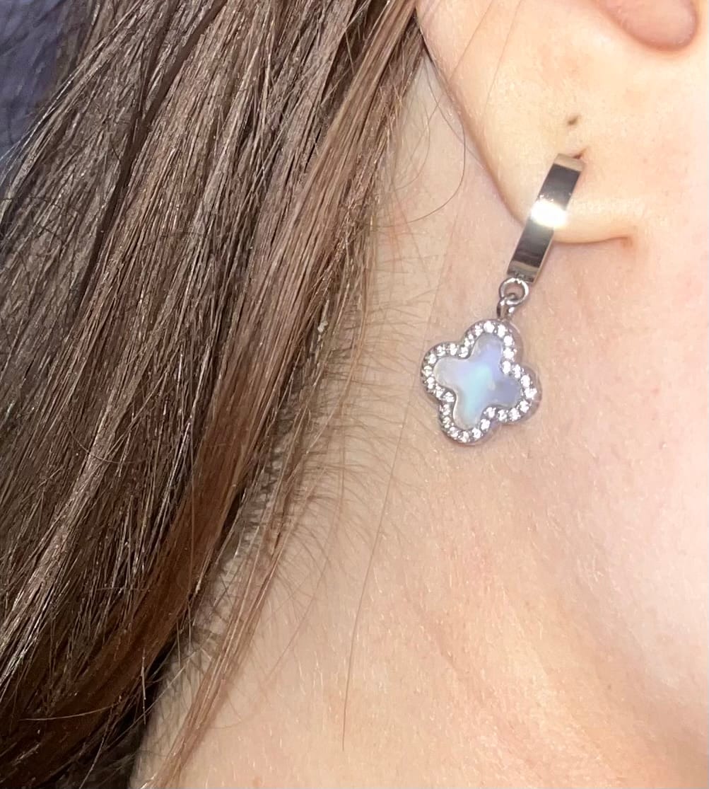 Customer photo review of Glow Clover Ohrringe | 18K vergoldet